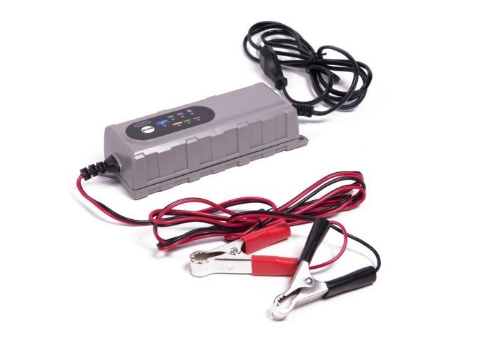 Höfftech CJ0605A Accu druppelllader 6/12V