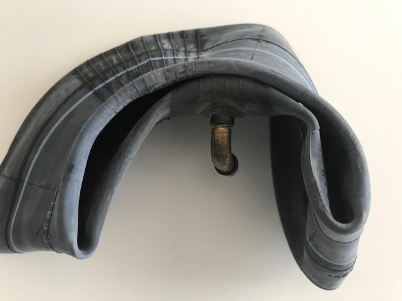 Deli Tire bnb 3.00 x 4 / 260 x 85 av Zwart