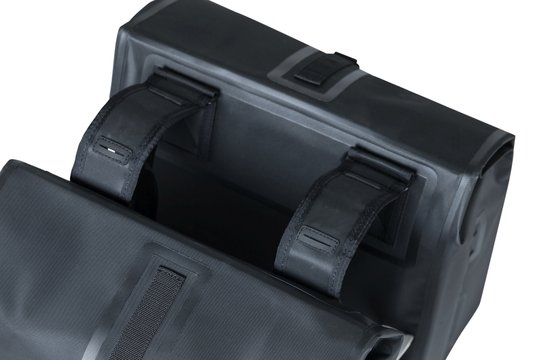 Basil fietstas dubbel Urban dry black 50L Solid Black